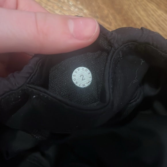 Rare Lulu shorts - Picture 2 of 3